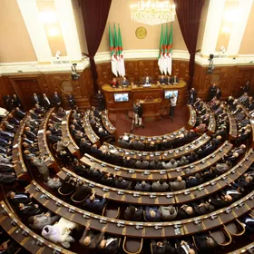 جدل في الجزائر بشأن مشروع قانون "سحب الجنسية".. فما هو؟