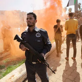 سوريا.. إطلاق نار في ريف إدلب الجنوبي يودي بحياة 4 عناصر أمن