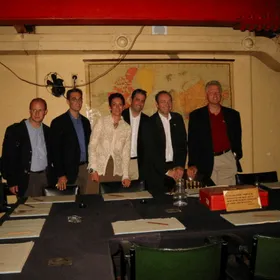 الناطق باسم بيل كلينتون: صوره مع إبستين تعود لأكثر من 20 عاماً