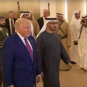 الرئيس الأميركي يصل الإمارات في ختام جولته الخليجية