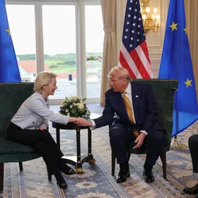 محاولات أوروبية للخروج من "ظل" الولايات المتحدة.. والأنظار نحو "ميركوسور"