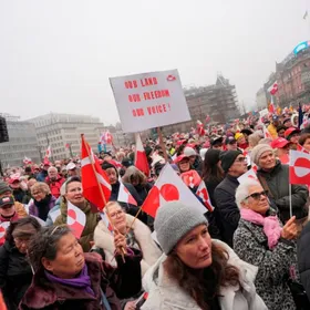 احتجاجات تجتاح الدنمارك ضد تهديدات ترمب بالاستحواذ على جرينلاند