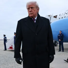 ترمب: لن نسمح لأي طرف بتجاوز الحصار المفروض على فنزويلا