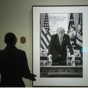 إزالة إشارة إجراءات العزل من صورة ترمب بمعرض "رؤساء أميركا"