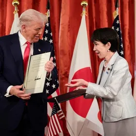 ترمب يحض رئيسة وزراء اليابان على تجنب التصعيد مع الصين بعد مكالمة مع شي