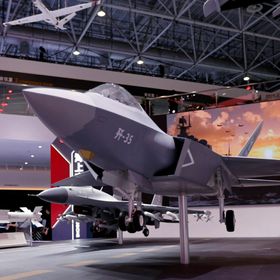 خطوة حاسمة لبسط نفوذها في المحيطين.. الصين تبدأ إنتاج الطائرة الشبحية J-35