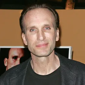 العثور على الممثل الأميركي بيتر جرين متوفياً داخل شقته في نيويورك