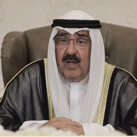 أمير الكويت يعلن حل مجلس الأمة ووقف بعض مواد الدستور لمدة لا تزيد على 4 سنوات