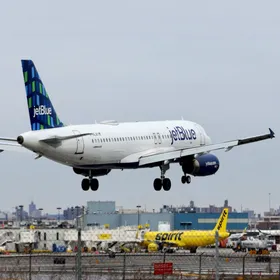 طيار يحكي لحظات رعب قبل اصطدام وشيك مع طائرة عسكرية قرب فنزويلا