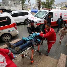 الجيش الإسرائيلي يتوغل برياً في غزة وسط ضربات جوية مكثفة تقتل عشرات الفلسطينيين