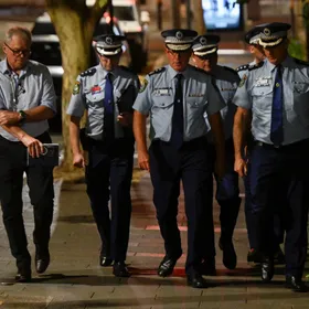 "أب وابنه".. أستراليا تكشف هوية المتهمين في تنفيذ هجوم سيدني