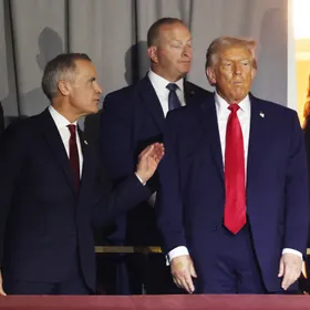 ترمب يهاجم كندا بعد إقامة علاقات تجارية مع الصين: "بكين ستسحقها خلال عام"