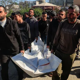 إسرائيل تقتل فلسطينيين في غزة مع تصاعد التوتر