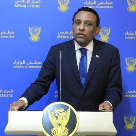 رئيس الوزراء السوداني الجديد: سأقف على مسافة واحدة من كل القوى السياسية