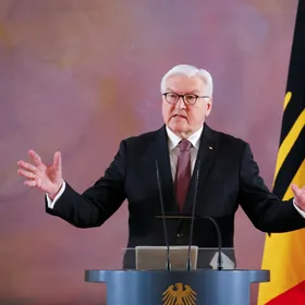 الرئيس الألماني: أميركا تدمر النظام العالمي