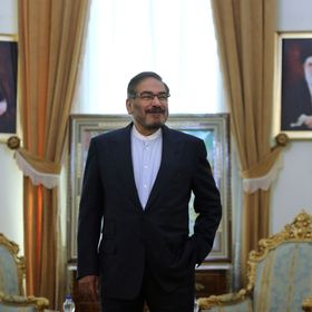 علي شمخاني.. مستشار المرشد الإيراني في مرمى أهداف إسرائيل