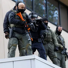 بعد حظر السفر.. الولايات المتحدة تجمّد طلبات الهجرة لمواطني 19 دولة