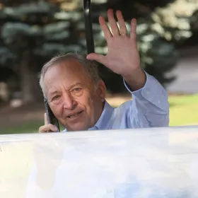 لاري سامرز يستقيل من OpenAI بعد الكشف عن مراسلات مع إبستين