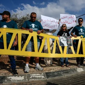 حرب غزة تمتد إلى الضفة.. استراتيجية إسرائيل لتهجير الفلسطينيين بأدوات "خشنة وناعمة"