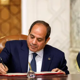 "المنطقة الصناعية ومشروع الضبعة".. السيسي ولافروف يبحثان توسيع التعاون الاستراتيجي