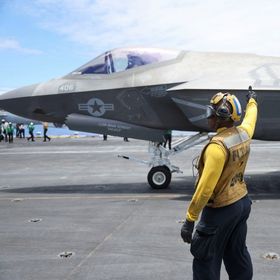 البحرية الأميركية تعلن تحطم مقاتلة F-35 في كاليفورنيا