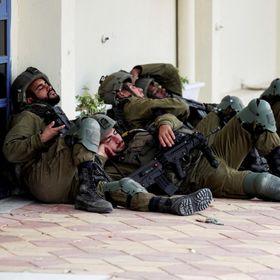 الجيش الإسرائيلي يقيل قادة سرية بعد تراجعها أمام إطلاق نار من مقاتلي "حماس"