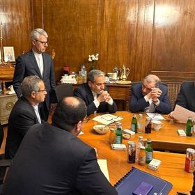 المفاوضات النووية.. إيران تتمسك بالتخصيب وأميركا تنسق مع إسرائيل