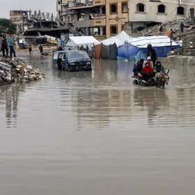 منخفض جوي جديد يفاقم الكارثة الإنسانية في قطاع غزة
