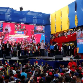 وسط ضغوط في الكونجرس.. ترمب يبحث مع مستشاريه الخطوات المقبلة بشأن فنزويلا