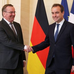 فرنسا وألمانيا تمضيان قدماً في مشروع مشترك لإنتاج دبابات جديدة