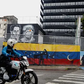 بعد الإطاحة بمادورو.. أميركا تكثّف تحركاتها للوصول سريعاً إلى نفط فنزويلا