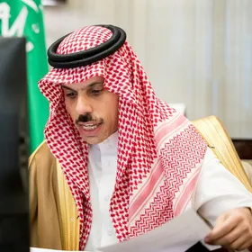 وزير الخارجية السعودي يبحث أوضاع المنطقة مع وزيري خارجية تركيا وباكستان