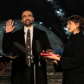 زهران ممداني يؤدي اليمين الدستورية عمدة لمدينة نيويورك في محطة مترو تاريخية