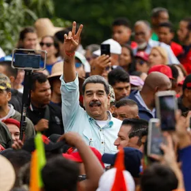 من قصر ميرافلوريس إلى قبضة واشنطن.. رحلة الـ12 عاماً لمادورو في حكم فنزويلا