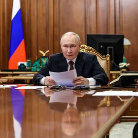 محادثات أوكرانيا.. موسكو تريد "تغييرات جوهرية" وزيلينسكي يقرّ بخلافات مع واشنطن