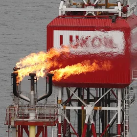 أوكرانيا تقصف منشآت نفطية روسية ببحر قزوين.. وموسكو: نتقدم في محاور القتال