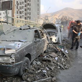 ضربات إسرائيلية مكثفة على قادة إيران ومنشآتها النووية.. وخامنئي يتوعد تل أبيب بـ"عقاب قاس"