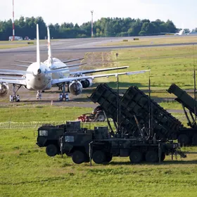 إغلاق مطار العاصمة الليتوانية فيلنيوس مجدداً بسبب المناطيد