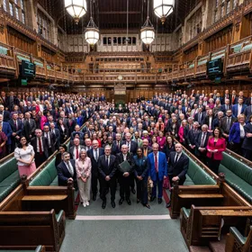 التفاصيل الكاملة لقضية التجسس الصيني على بريطانيا.. تحذير استخباراتي من استهداف البرلمان