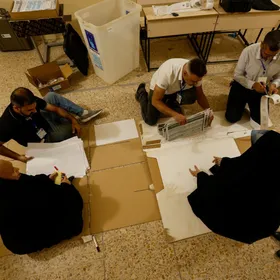 العراق.. المفوضية العليا: 55% نسبة المشاركة بالتصويت في الانتخابات البرلمانية