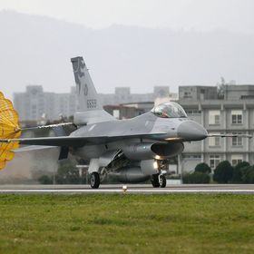 تايوان تعلن رصد 41 طائرة عسكرية صينية حول الجزيرة