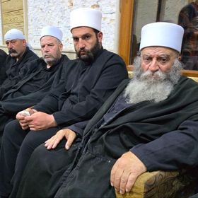 من الحوار إلى المواجهة.. كيف تصاعد خطاب شيوخ عقل الدروز في السويداء؟