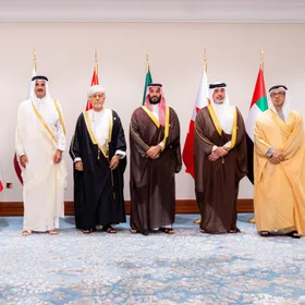 قادة الخليج يعلنون من الدوحة تفعيل آليات الدفاع المشترك وقدرات الردع الخليجية