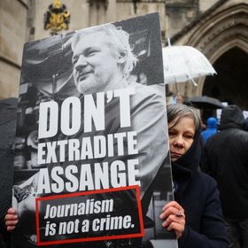 بريطانيا.. ترقب للحكم النهائي بشأن تسليم مؤسس ويكيليكس إلى واشنطن