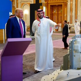ترمب يخاطب الشرق الأوسط من الرياض: "رسائل سلام" وشراكات اقتصادية