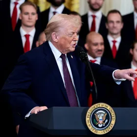 الرئيس الأميركي يكشف عن خطة للرعاية الصحية بهدف خفض أسعار الأدوية