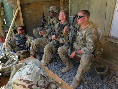 مستشارون عسكريون أميركيون في قاعدة للجيش الأفغاني بإقليم ميدان وردك- 6 أغسطس 2018 - REUTERS