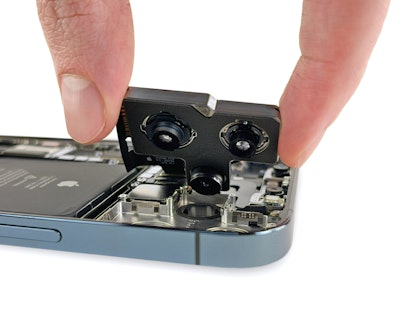 كاميرا آيفون برو ماكس ، خلال فكها من فريق "iFix it" - iFix it