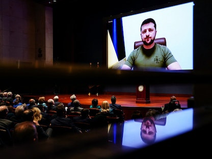 الرئيس الأوكراني فولوديمير زيلينسكي يلقي خطاباً أمام أعضاء الكونجرس الأميركي - 16 مارس 2022 - REUTERS