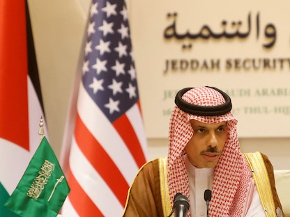 وزير الخارجية السعودي الأمير فيصل بن فرحان خلال مؤتمر صحافي في جدة. 16 يوليو 2022 - REUTERS
